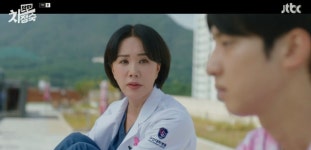 ‘닥터 차정숙’ 민우혁, 김병철 앞에서 엄정화 품에 안았다 “무사해서 다행”[종합]