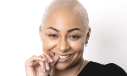 레이븐 시모네, 초능력자 연기하더니..."실제로 초능력 있다" 주장 [할리웃통신]