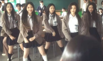 뉴진스, 데뷔 1년만에 '대상' 받나...'디토' 압도적 1위