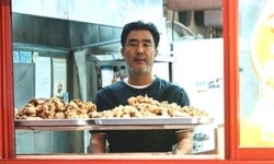 류승룡, 극한직업·무빙 이어 또 닭 관련 작품 촬영...벌써 3번째