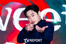[T포토] 진영 소녀팬, 심장 저격 완료
