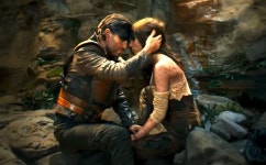 매드맥스 :퓨리오사, 예고편 공개...샤를리즈 테론 어릴 때 이야기