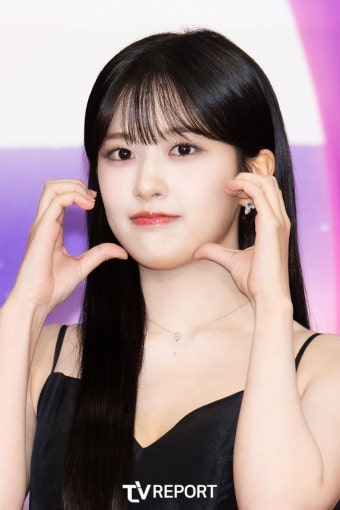 [T포토] 안유진 '볼빵빵 볼하트'