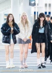 [T포토] 이서-리즈-레이 '뽀짝 뽀짝 걸어요'