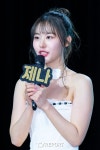 [T포토] 제나 너무너무 떨려요