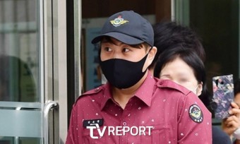'음주 뺑소니' 김호중, 마지막 무대...팬들 눈물 흘리며 기립박수