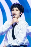 [T포토] 아크 현민 여유로운 춤사위
