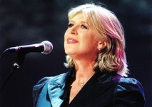 믹 재거와 열애→마약 스캔들로 노숙자 전락.. 마리안 페이스풀 파란만장 삶 마침표