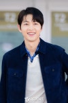 [T포토] 송중기 미소가 달콤해
