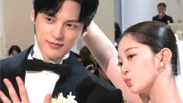 '김가은' 윤선우, 10년 열애에도 못 숨기는 설렘…