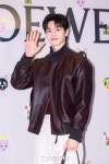 [T포토] 송강 '심쿵 아이컨택'