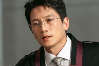10년 만에 돌아온 지성, '청탁 재판' 일삼고 있었다→10년 전으로 회귀 ('판사 이한영')
