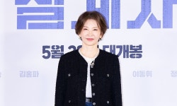 이미숙 우리도 곧 만나…故 안성기 빈소 찾아 눈물