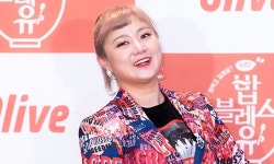 박나래 전 매니저, 귀국하자마자 경찰行…'진실게임' 속도 붙었다