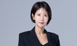 손문선 아나, 새출발 알렸다…디씨엘이엔티 전속 계약