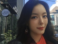 '데뷔 13년 차' 女배우, 스폰서 제안→감금에 약까지…소속사 대표 만행 폭로 [RE:뷰]