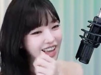 'BJ 케이' 과즙세연, 공개 열애 후 첫 라방…