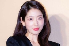 박신혜, 둘째 임신에도 여전한 미모→아차산 등산으로 건강 관리 열중…