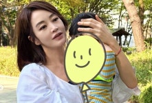 뼈말라 된 김혜수, 타고난 굴곡은 여전 [RE:스타]