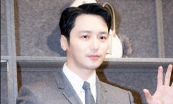 변요한, 티파니 두고 다른 사람과 볼뽀뽀…상대는 '타짜4' 고교 동창 [RE:스타]