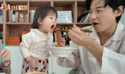 이지훈♥아야네, 내로남불 무염 육아 논란…과거 1살 딸 짬뽕 시식 수면 위로