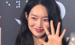 '김우빈' 신민아, 결혼 6개월 만에 복귀 앞두고…영화관서 포착된 '절세 미녀' [RE:스타]