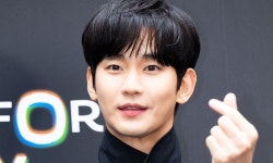 '활동 재개' 김수현, 1년 반 만 복귀에…들어온 대본만 '40여 편'