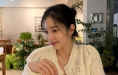 '이용대 열애설' 윤채경, 의미심장 메시지…