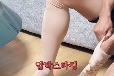 이런 모습은 처음…황재균, 이혼 후 장발·18kg 감량하더니→압박 스타킹까지 신었다 [RE:뷰]