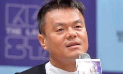 '이단 논란' 박진영, '공무 출장' 떠난 날 JYP 정부 프로젝트 '패노메논' 美 상표 출원