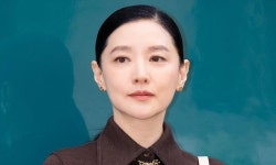 이영애, 역사 왜곡 논란 '암살자(들)' 손글씨 응원 했다가…'악플 테러' 불똥