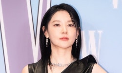 이영애, 역사 왜곡 논란 '암살자(들)' 손글씨 응원 했다가…'악플 테러' 불똥