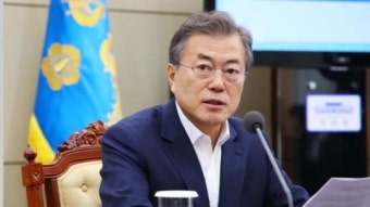 문 대통령, 오는 9일 訪日…한일중 정상회의 참석