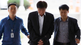 삼성노조 와해 뒷돈 전직 경찰 간부 구속