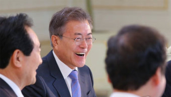 文 대통령, 오늘 헌법기관장  오찬