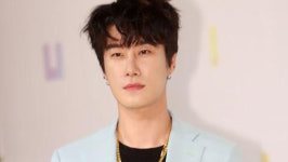 산이, 페미니스트 기습 공개…난 여자 남자가 동등하다 믿어