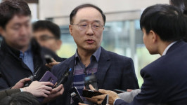 홍남기 경제부총리 후보자, 중소기업·출근 버스 방문