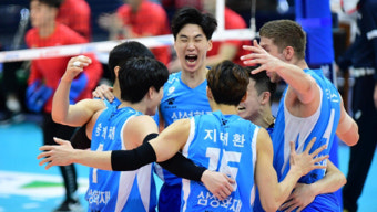'골고루 터진' 삼성화재, 한국전력 완파…4위로 도약