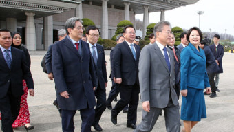문 대통령, 한-말레이시아 비즈니스 포럼 참석 후 캄보디아행