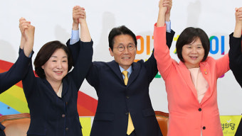 정의당, 윤소하 원내대표 합의 추대…윤소하