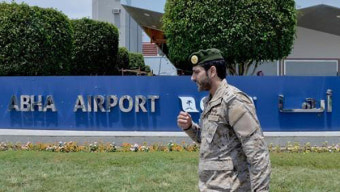 예멘 반군, 사우디 민간공항 공격…1명 사망·21명 부상