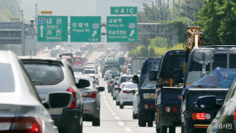 우리나라 등록 자동차 2천344만대…2.2명당 1대