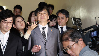 한국당, 조국 법무장관 직무정지 가처분 신청