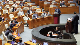 권성동 조국, 장학금 줬던 태광위해 탄원서…조국 최소한 인간적 도리