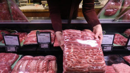 돼지고기 바닥없는 추락…도매가격 3천원 무너져