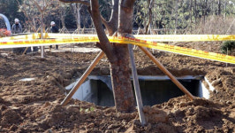 지상에서 조경 작업하던 굴착기 지하 5층으로 추락…굴착기사 사망