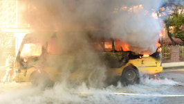 어린이집 통학 버스 화재…신속대피로 인명피해 없어