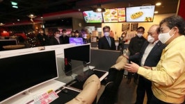 박양우 문체부 장관 PC방 한자리 띄워 앉기 동참 부탁