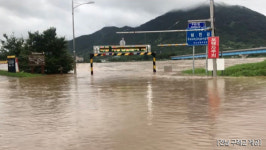 이틀간 집중호우로 섬진강 제방 유실…농경지·마을 침수