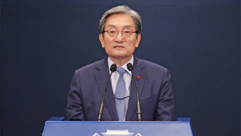 박영선 캠프 사무실 첫 손님은 노영민 전 대통령 비서실장